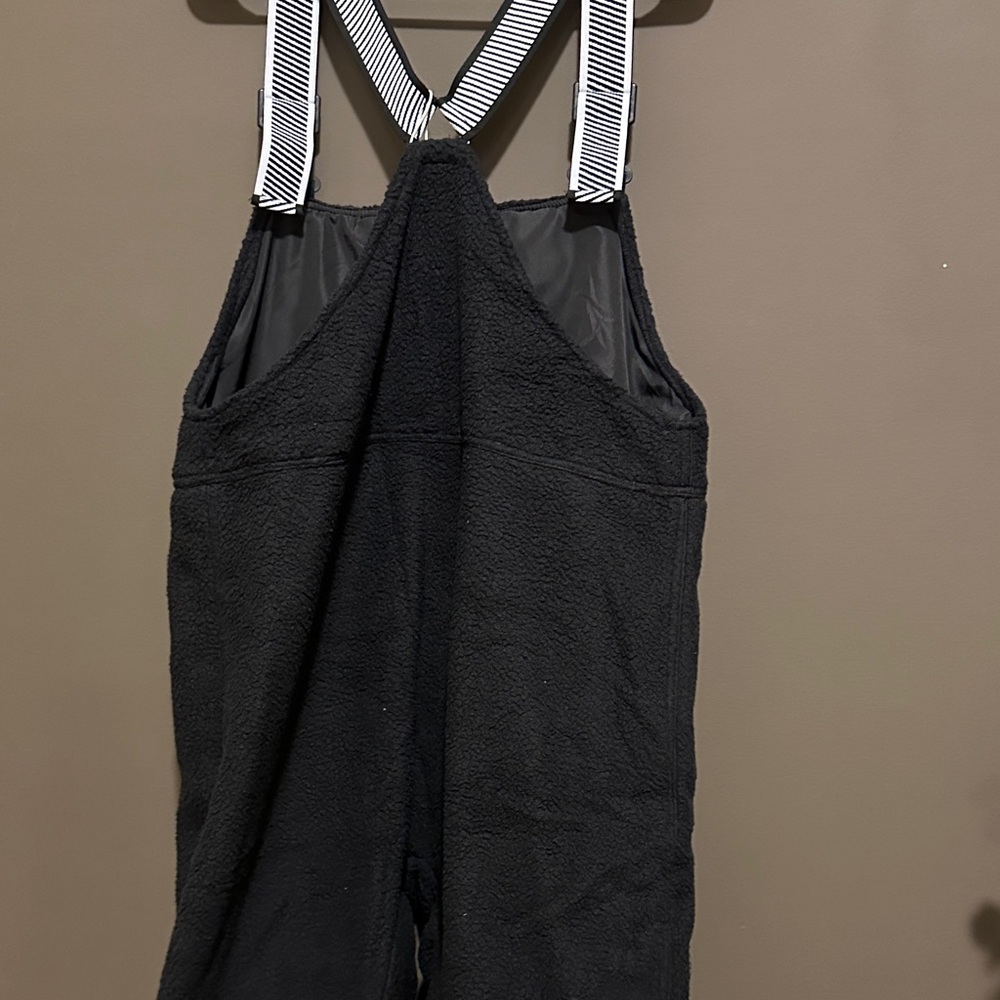 Women’s large NWT Black Sherpa Overalls - Picture 8 of 8